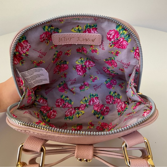 Betsey Johnson Mini Crossbody. EUC - Picture 8 of 8